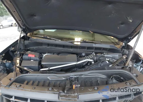 2021 Chevrolet Silverado 1500 4Wd Short Bed Rst z USA, uszkodzony, nr VIN 1GCUYEED3MZ391567